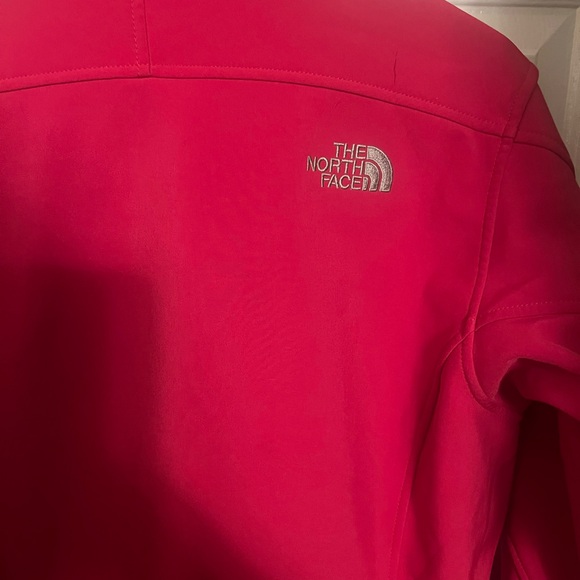 Pink North face  SZ Large jacket looking for a new home this winter - Picture 5 of 5